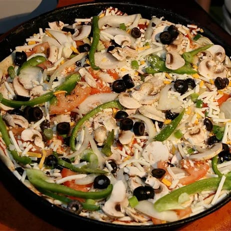 Vegetarian Pizza 12" Regular (8 Slices).